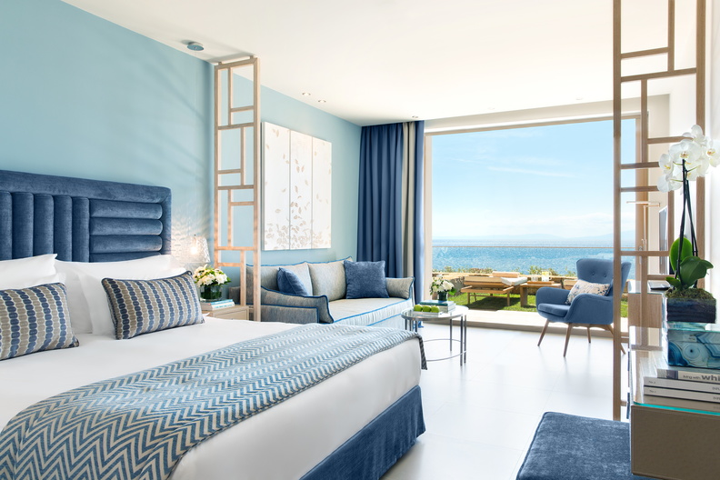 Tiara Holidays - Ikos Oceania - deluxe junior suite private garden